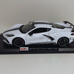 2020 Chevrolet Corvette Stingray Coupe White 1:18 Collectible Diecast Model Racing Car