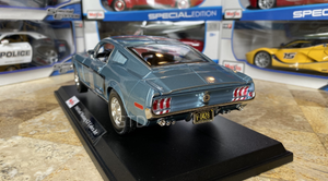 68 Ford Mustang very detailed diecast metal collectible car comes with stand