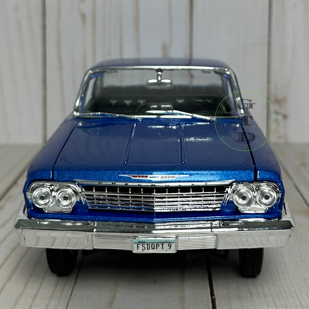 Maisto  Diecast Car Collector