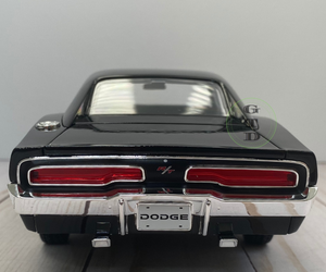 Official 1969 Dodge Charger R/T Maisto 1:18 Scale Collectible Diecast Model Car New