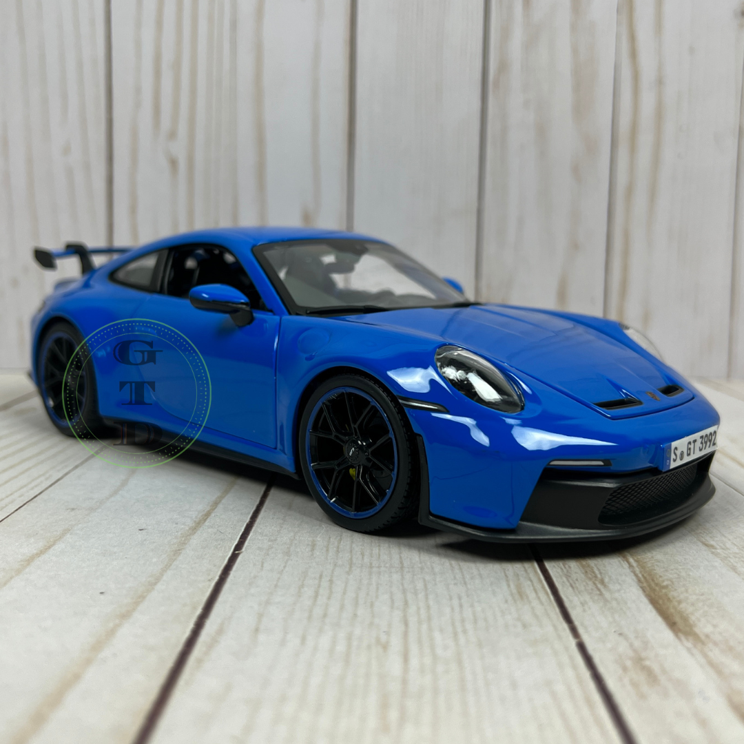 Maisto  Diecast Car Collector